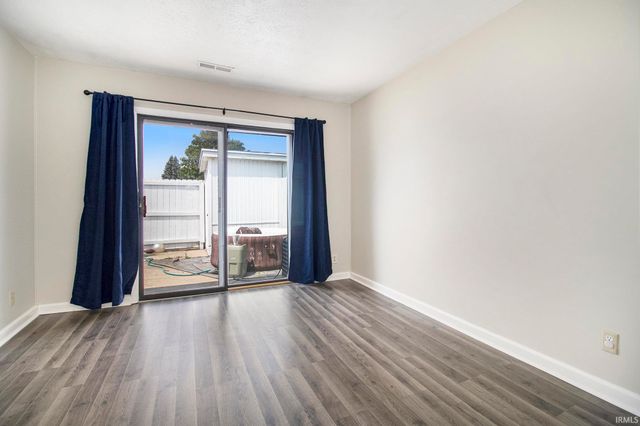 907 Berkley Circle, Mishawaka, IN 46544