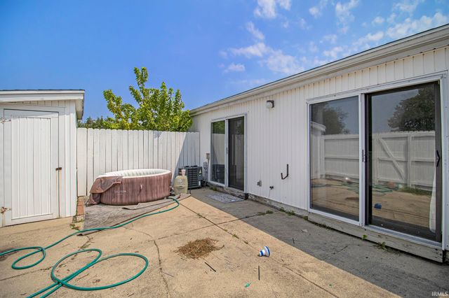 907 Berkley Circle, Mishawaka, IN 46544