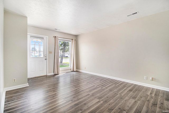 907 Berkley Circle, Mishawaka, IN 46544