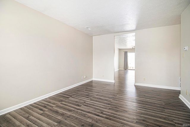 907 Berkley Circle, Mishawaka, IN 46544