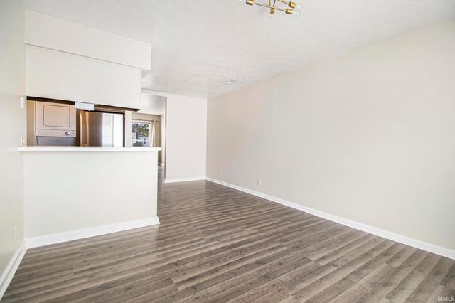 907 Berkley Circle, Mishawaka, IN 46544