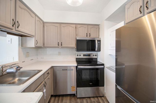 907 Berkley Circle, Mishawaka, IN 46544