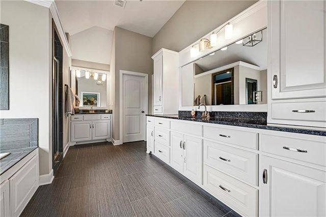 11316 W 166TH Place, Overland Park, KS 66221