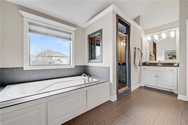 11316 W 166TH Place, Overland Park, KS 66221