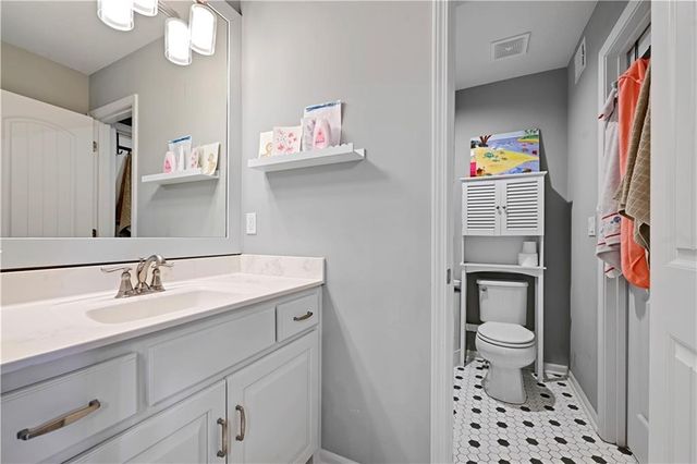 11316 W 166TH Place, Overland Park, KS 66221