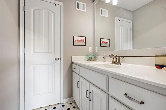 11316 W 166TH Place, Overland Park, KS 66221