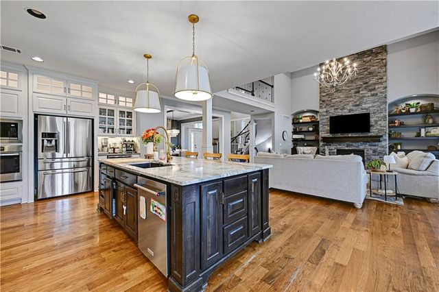 11316 W 166TH Place, Overland Park, KS 66221