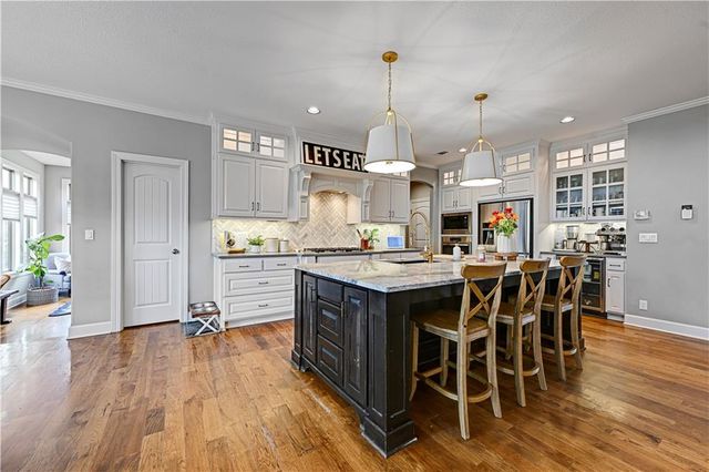 11316 W 166TH Place, Overland Park, KS 66221