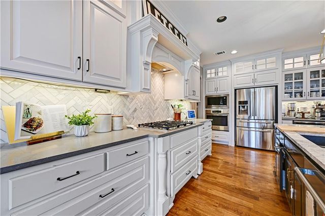 11316 W 166TH Place, Overland Park, KS 66221