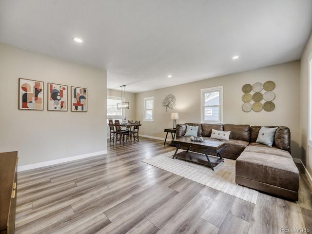 1015 W Longview Avenue, Littleton, CO 80120