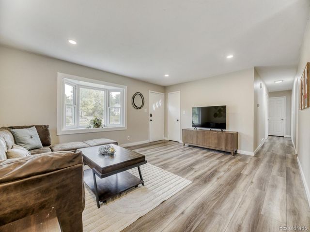 1015 W Longview Avenue, Littleton, CO 80120