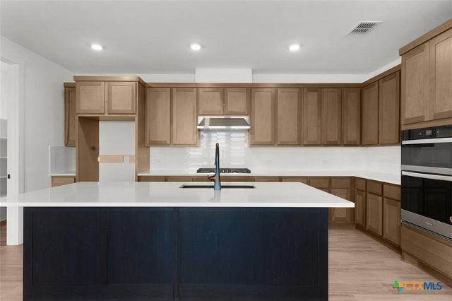 945 Nolte Bend, Seguin, TX 78155