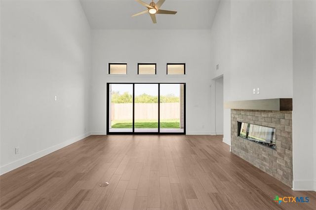 945 Nolte Bend, Seguin, TX 78155