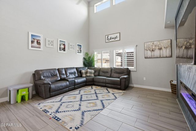 14741 WILLIAM MESHEL Drive, El Paso, TX 79938