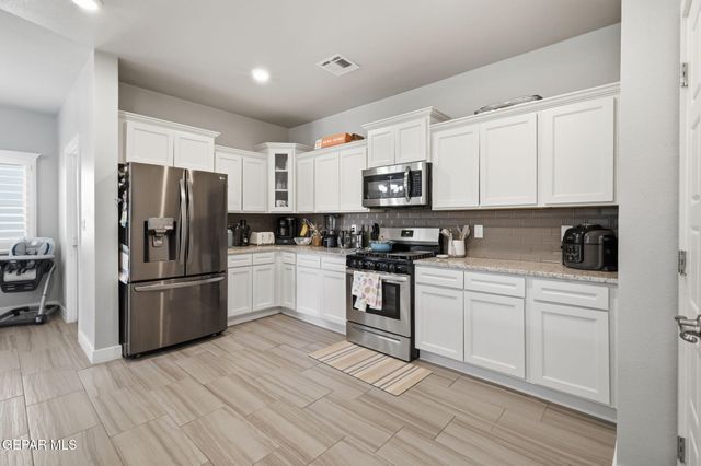 14741 WILLIAM MESHEL Drive, El Paso, TX 79938