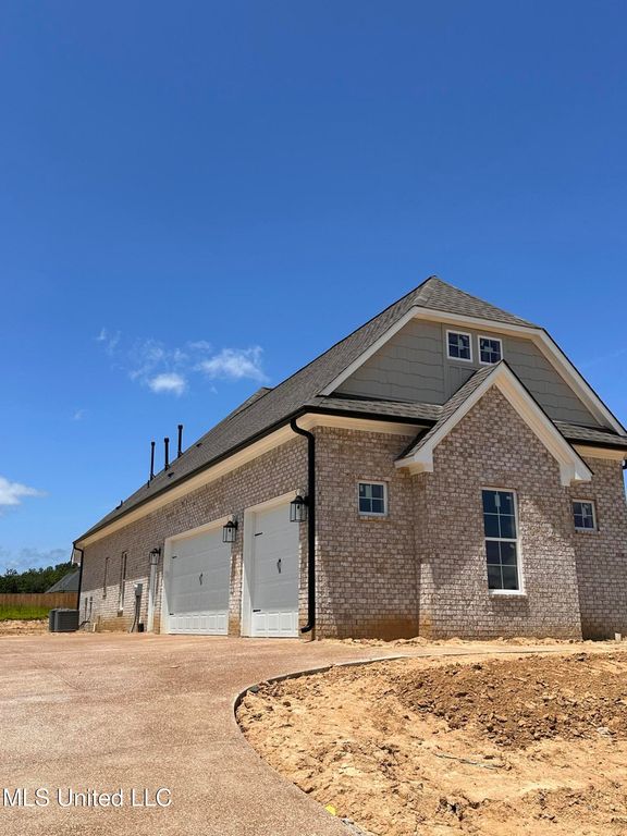 1735 Bakersfield Way, Nesbit, MS 38651 — photo 2