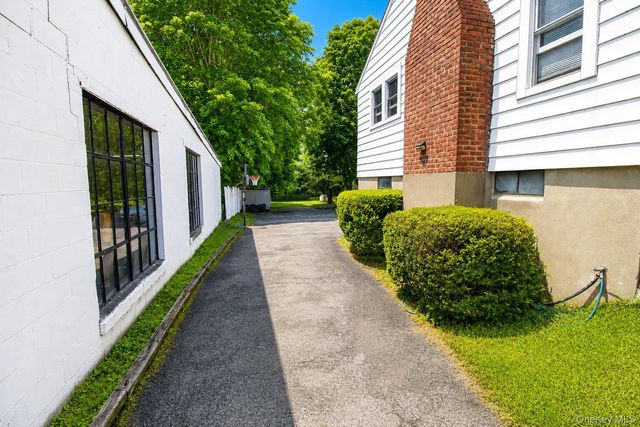 15 S Plank Road, Newburgh, NY 12550