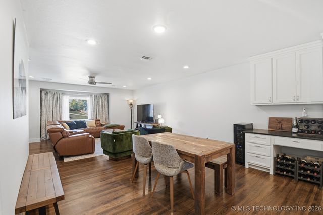 2205 S Florence Avenue, Tulsa, OK 74114