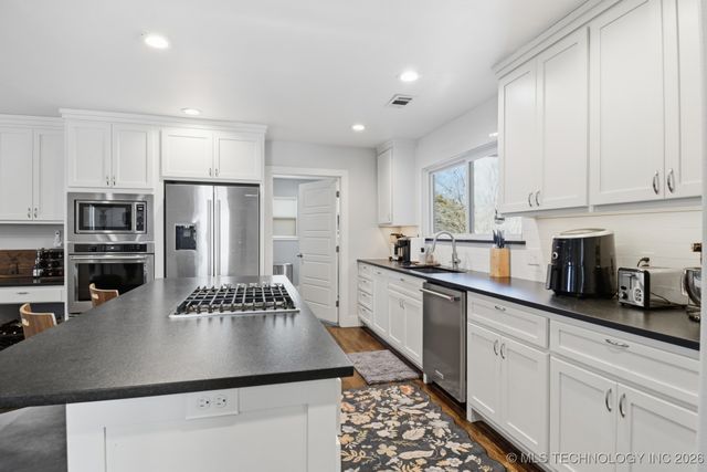 2205 S Florence Avenue, Tulsa, OK 74114