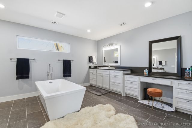 2205 S Florence Avenue, Tulsa, OK 74114