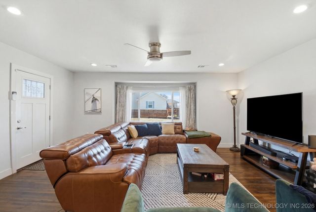 2205 S Florence Avenue, Tulsa, OK 74114