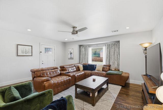 2205 S Florence Avenue, Tulsa, OK 74114