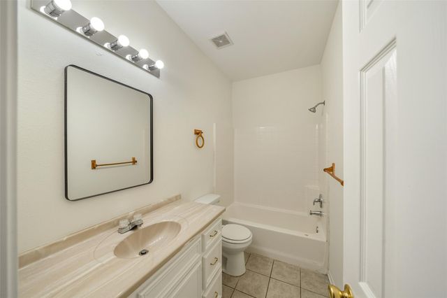 5502 Finch Street B, Houston, TX 77028