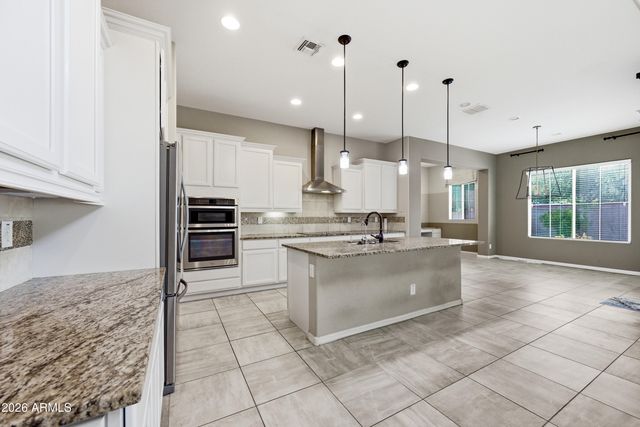 1930 E HORSESHOE Drive, Chandler, AZ 85249