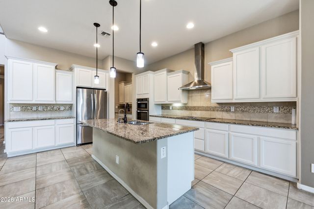1930 E HORSESHOE Drive, Chandler, AZ 85249