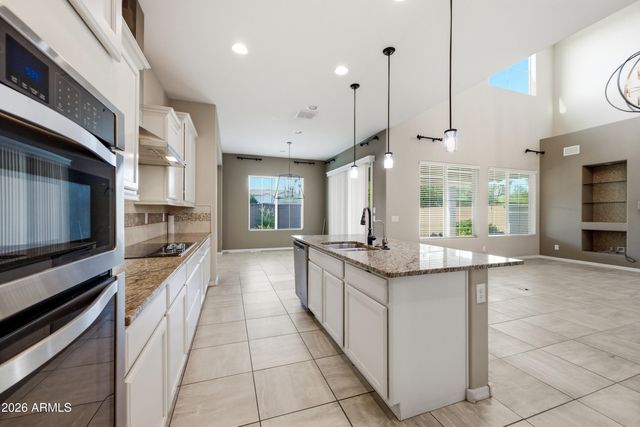 1930 E HORSESHOE Drive, Chandler, AZ 85249