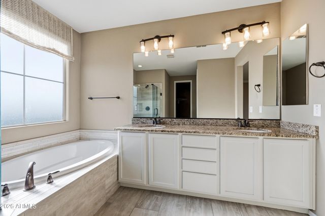 1930 E HORSESHOE Drive, Chandler, AZ 85249