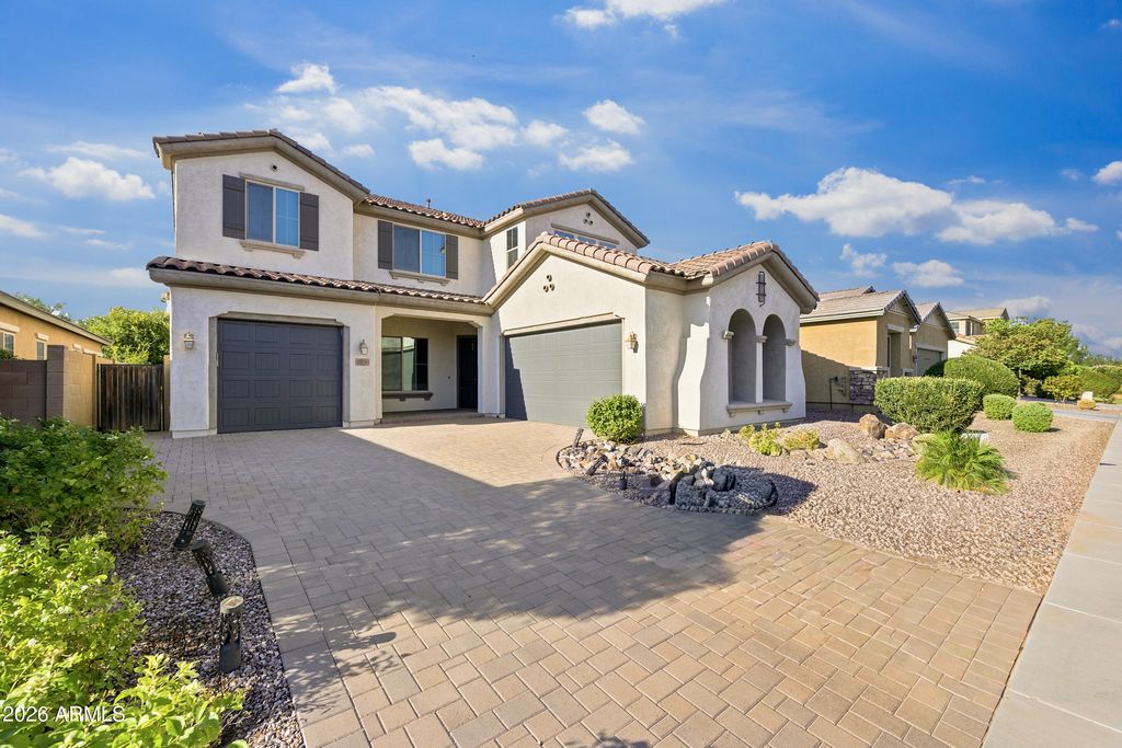 1930 E HORSESHOE Drive, Chandler, AZ 85249