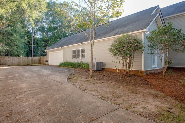 1603 Selkirk Dr, Dothan, AL 36303