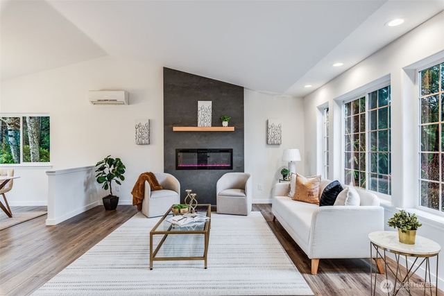 559 Weatherwax Loop NE, Ocean Shores, WA 98569