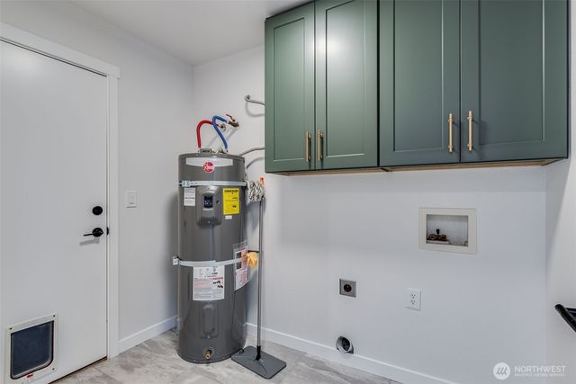 559 Weatherwax Loop NE, Ocean Shores, WA 98569