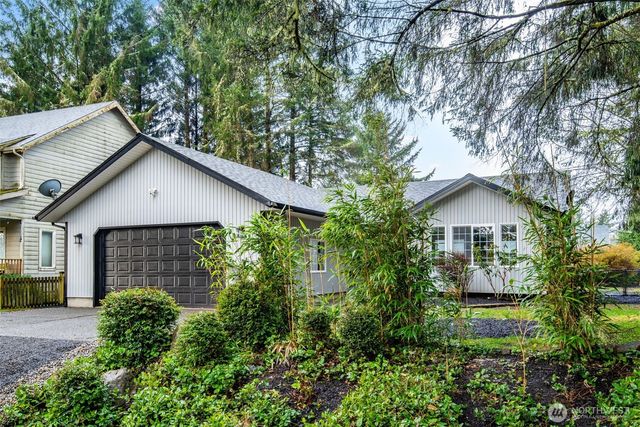 559 Weatherwax Loop NE, Ocean Shores, WA 98569