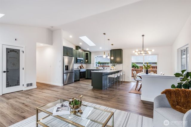 559 Weatherwax Loop NE, Ocean Shores, WA 98569