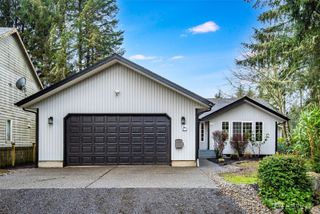 559 Weatherwax Loop NE, Ocean Shores, WA 98569