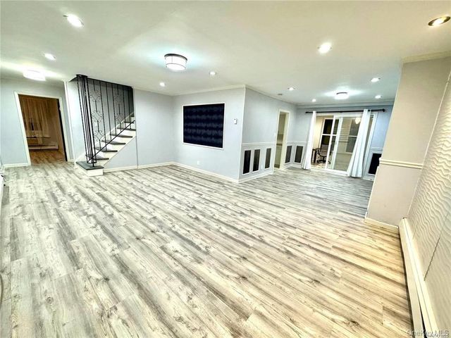 107 Baker Hill Road S, Great Neck, NY 11023