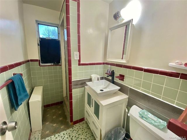 107 Baker Hill Road S, Great Neck, NY 11023