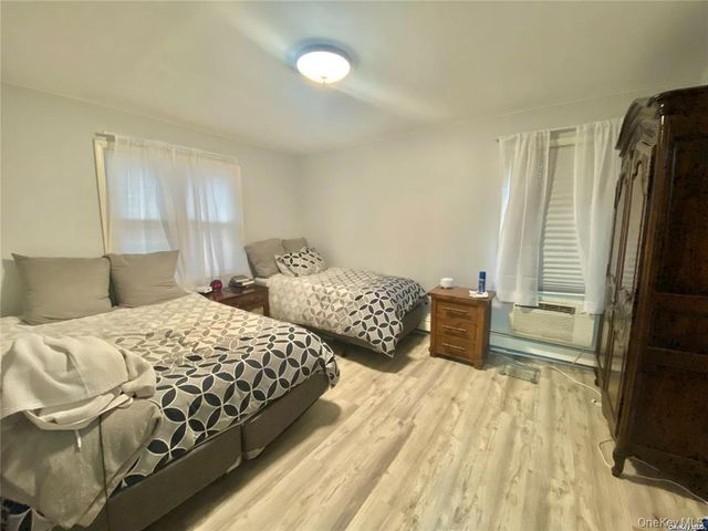 107 Baker Hill Road S, Great Neck, NY 11023