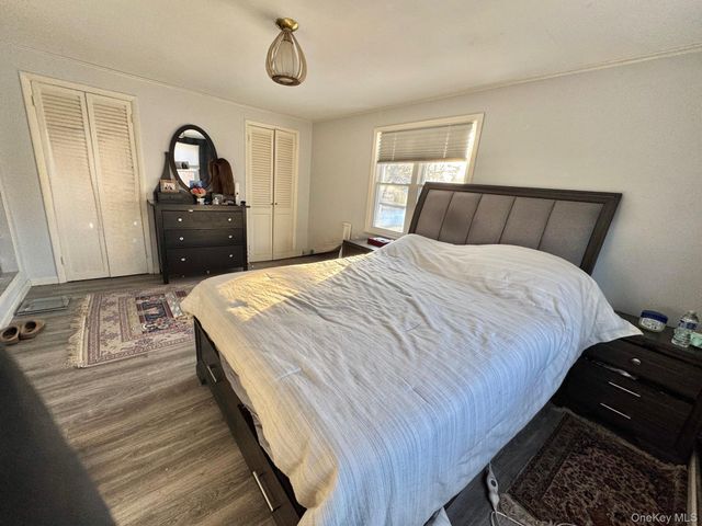 107 Baker Hill Road S, Great Neck, NY 11023