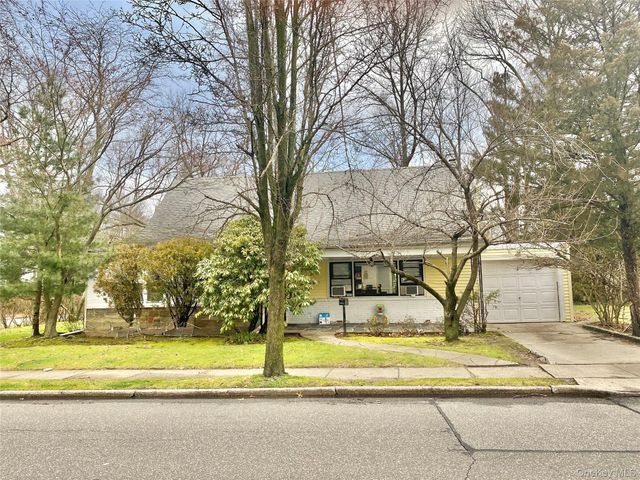 107 Baker Hill Road S, Great Neck, NY 11023