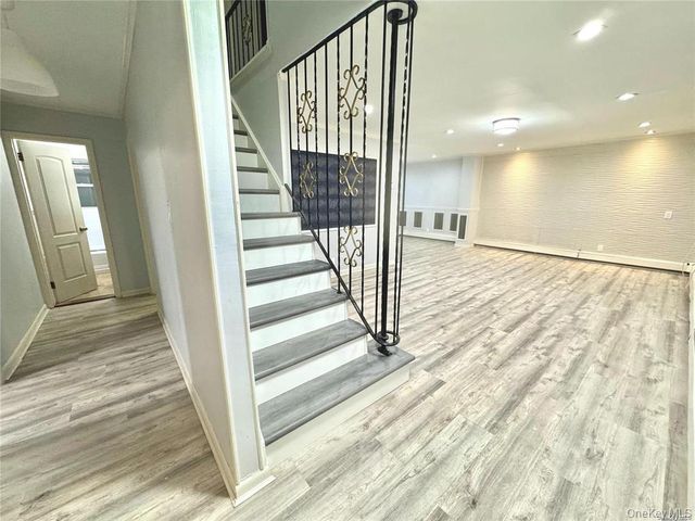 107 Baker Hill Road S, Great Neck, NY 11023