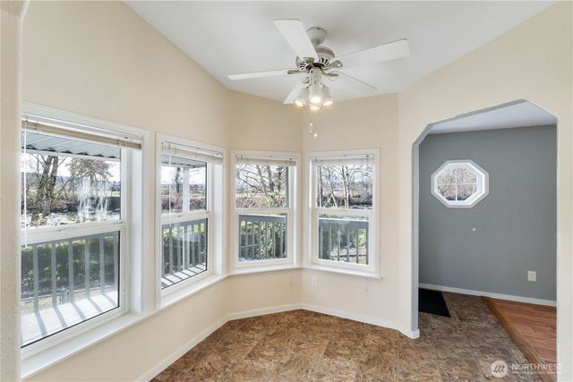 14002 70th Street Ct E, Sumner, WA 98390