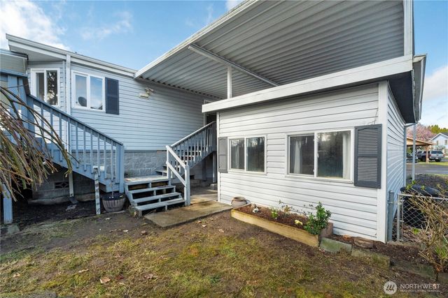 14002 70th Street Ct E, Sumner, WA 98390