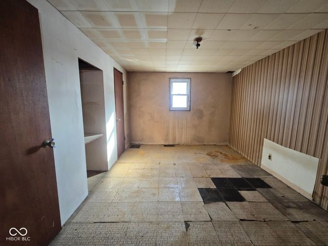 691 E Middle Street, Rosedale, IN 47874