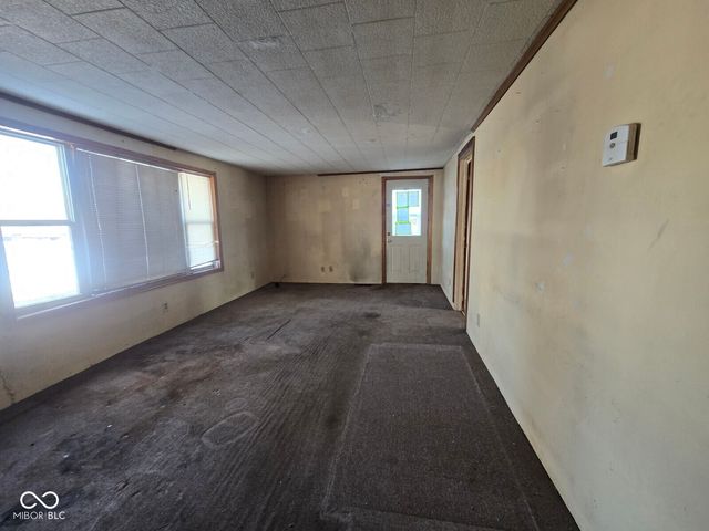 691 E Middle Street, Rosedale, IN 47874