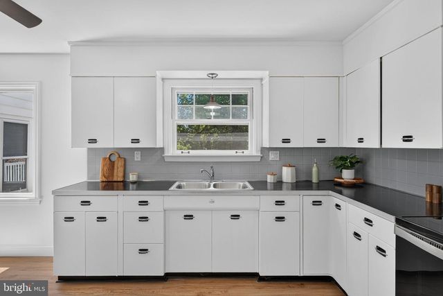 124 LANDIS AVE, Millersville, PA 17551