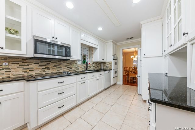 5010 CRESTWOOD DR, Schertz, TX 78108